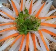 Fish-shaped Noodles and Meatballs Pot