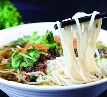 Sour Cabbage and Lamb Rice Noodles
