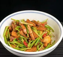 Stir-Fried Pork Shreds with Celery and Tofu Skin
