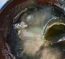 Seaweed and Pork Rib Clay Pot Soup