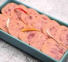 One-Hand Canned Pork Luncheon Meat