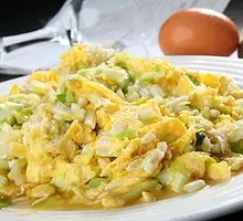 Stir-fried Leek and Egg over Rice