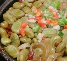 Braised Broad Beans in Clay Pot