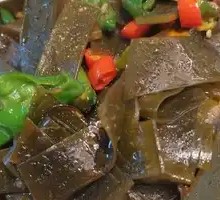 Green Pepper Stir-fried with Kelp