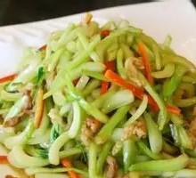 Stir-fried Pork Shreds with Chinese Cabbage Stems