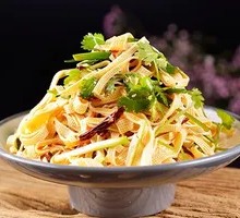 Stir-fried Green Pepper with Dried Tofu Sheets