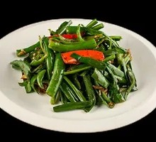 Green Pepper Stir-fried with Leeks