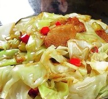 Torn Cabbage Stir-fry