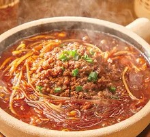 Braised Pork Minced with Vermicelli in Clay Pot