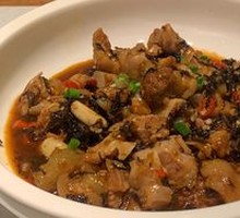 Braised Pig Trotters with Preserved Vegetable
