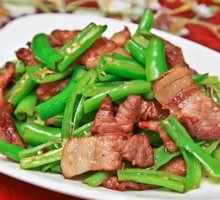 Stir-Fried Pork with Green Chili