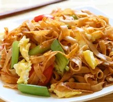 Green Pepper and Egg Fried Noodles