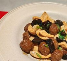 Egg White and Lotus Root Balls Stir-fried