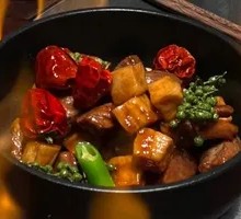 Sizzling Teng椒 Beef Cubes