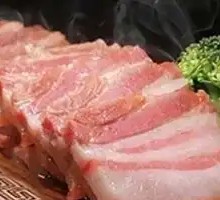 Anhui Flower Pig Steamed on Bamboo Board