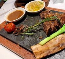 Low-Temperature Charcoal-Roasted Beef Ribs