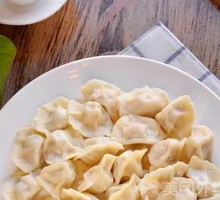 Handmade Sichuan Pickled Cabbage and Pork Dumplings