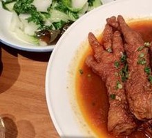 Braised Chicken Feet in Clay Pot
