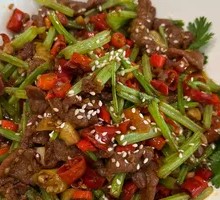 Stir-Fried Beef with Yellow Onion