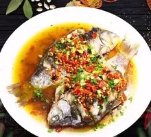 Steamed Crucian Carp with Chopped Chili