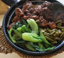 Chicken and Beef Clay Pot Rice