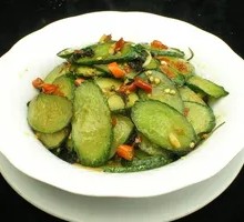 Cucumber with Black Fungus Stir-fry