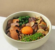 Spicy Beef Face Meat and Boletus Rice