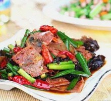 木耳牛肉盖浇饭