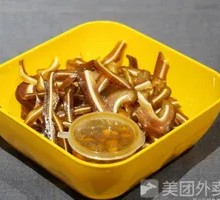 Green Pepper Stir-fried Ear Tips