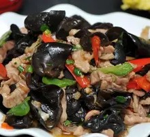 Wood Ear Mushroom and Pork Slices