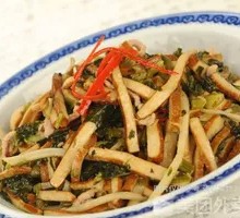 Snow Cabbage and Tofu Skin with Shredded Pork