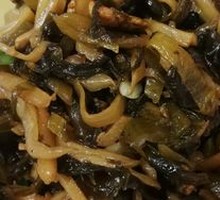 Pickled Cabbage with Shredded Pork