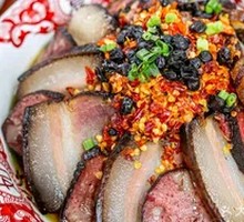 Steamed腊肉 with Blood Tofu Balls