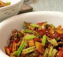 18-Second Stir-Fried Beef with Green Peppers