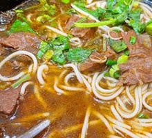 Sour Cabbage Beef Noodles
