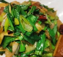 Garlic Stir-fried Salted Pork