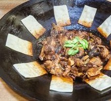 Stewed Chicken with Flatbread in Earthen Pot