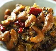 Snow Cabbage Pork Intestine Stew