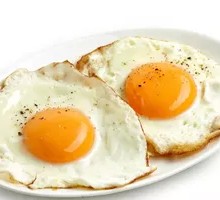 Old Dry Mom Spicy Sausage and Fried Egg Bagel Sandwich