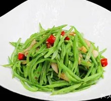 Grandma's Nostalgic Green Beans