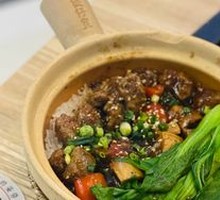 Black Pepper Beef Claypot Rice