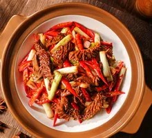 Gongjiao Scallion Sautéed Tender Pork Kidneys