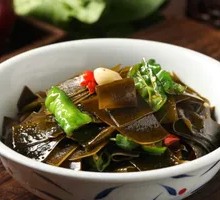 Stuffed Pepper Stir-Fried with Kelp