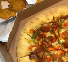 Spicy Crawfish and Chicken Pizza