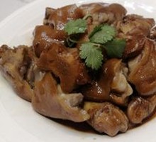 Braised Pork Trotter in Soy Sauce
