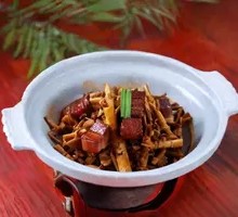 Braised Tender Bamboo Shoots with Pork