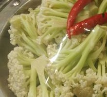 Spicy Stir-Fried Organic Cauliflower