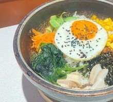 招牌牛肉石锅拌饭