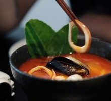 Guizhou Red Sour Soup Seafood Bowl