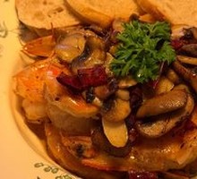 Spanish Garlic Shrimp with Bread